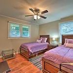 Charlotte Area Home With Patio - 6 Miles To Downtown